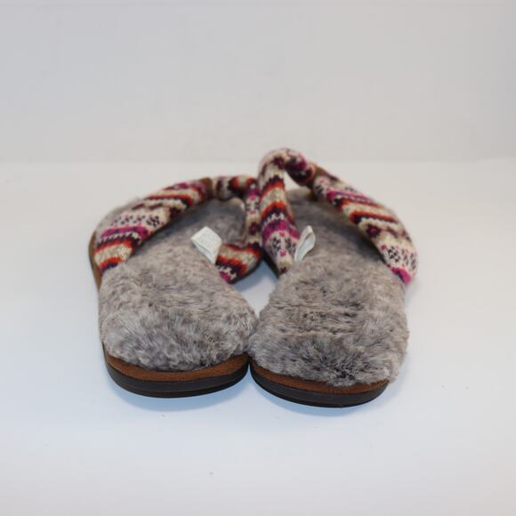 Dearfoams Fair Isle Knit Thong Slippers Gray Faux Fur Size L (11–12) - Picture 3 of 5